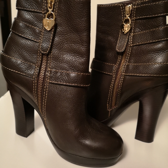 Juicy Couture boots - Picture 4 of 11